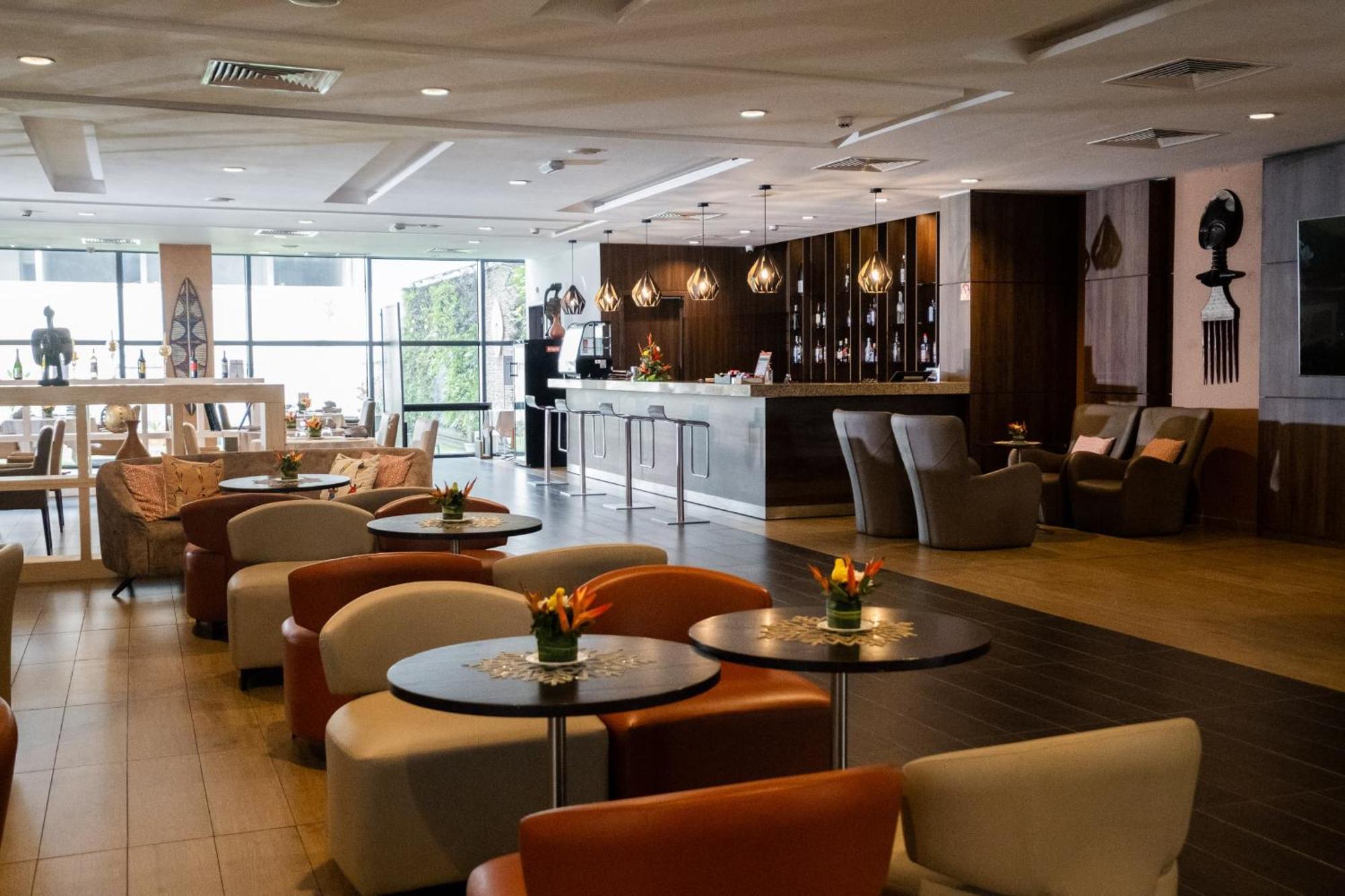 Azalai Hotel Abidjan Bagian luar foto