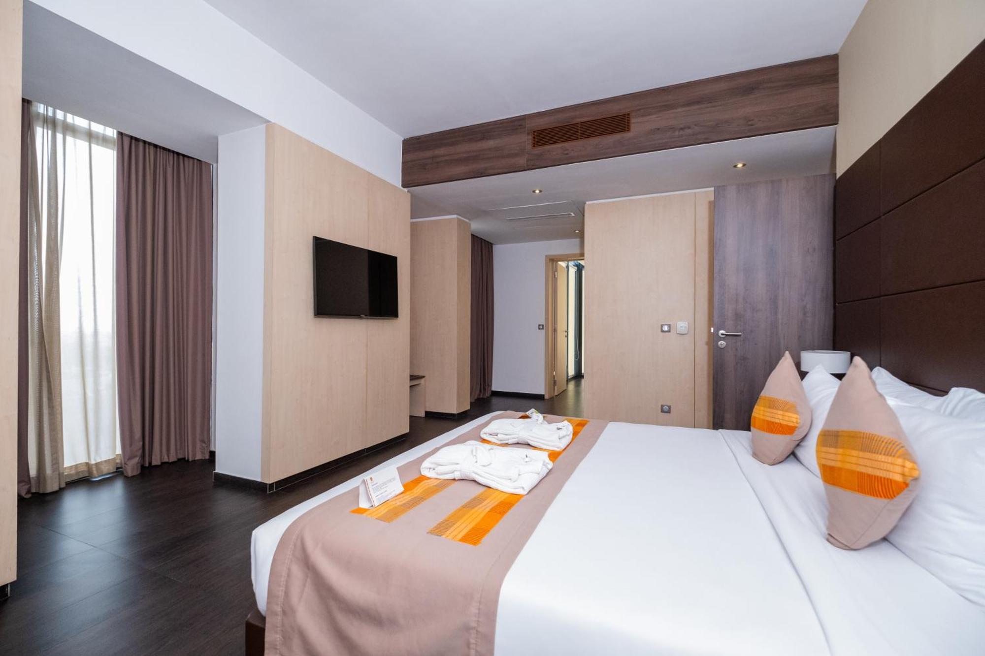 Azalai Hotel Abidjan Bagian luar foto
