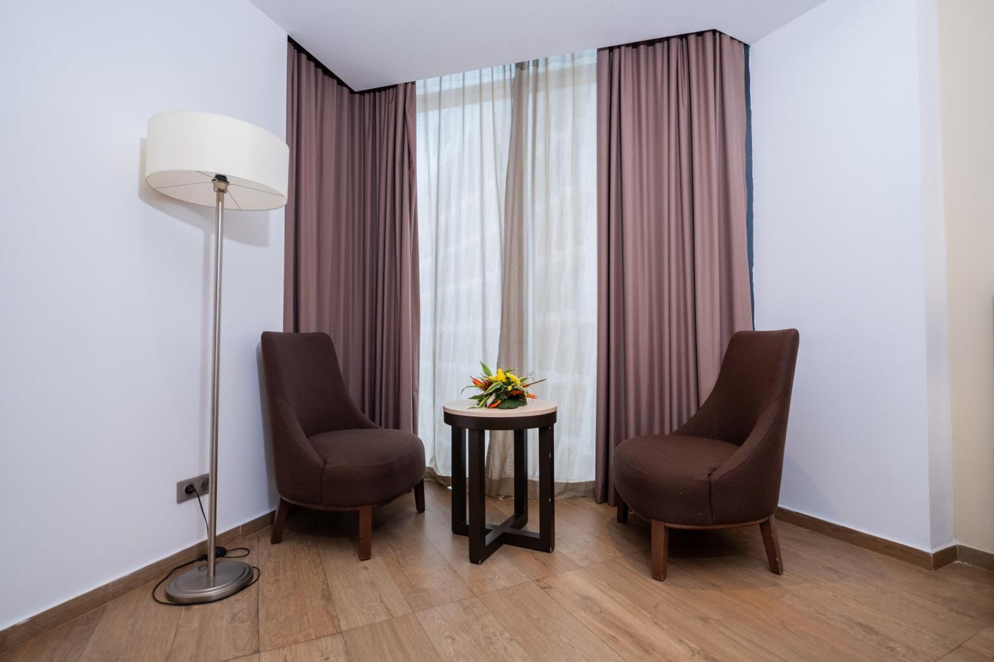 Azalai Hotel Abidjan Bagian luar foto